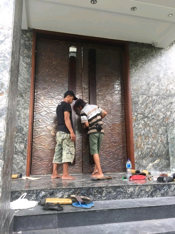 pintu tembaga