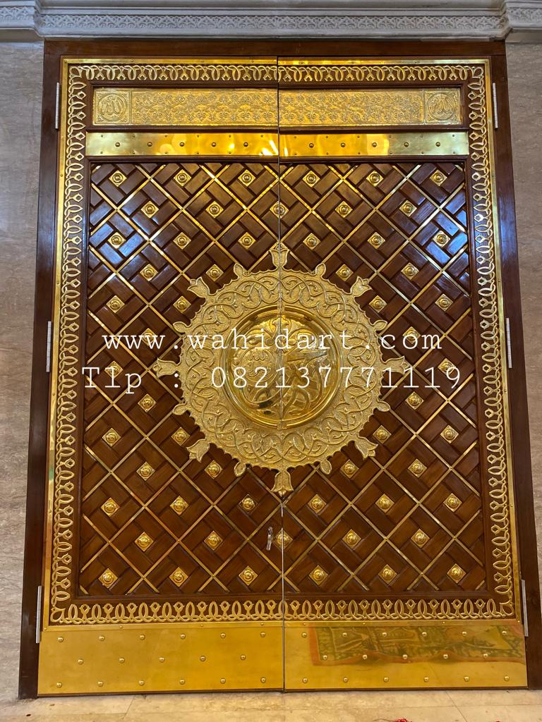 pengrajin pintu nabawi kuningan