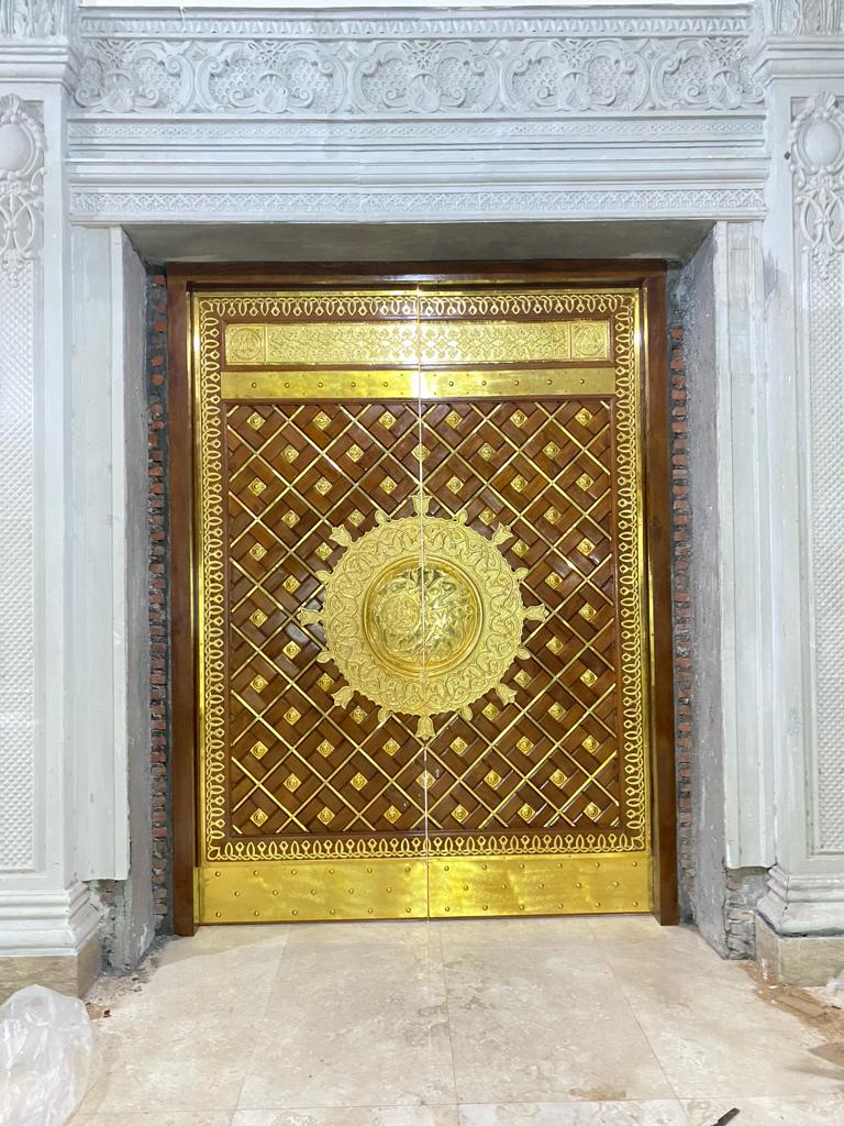 pengrajin pintu nabawi kuningan