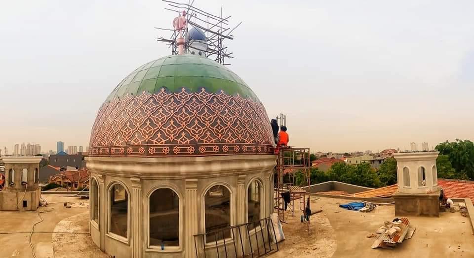 Kubah tembaga masjid berkualitas dari WahidArt dengan desain estetis dan daya tahan tinggi.